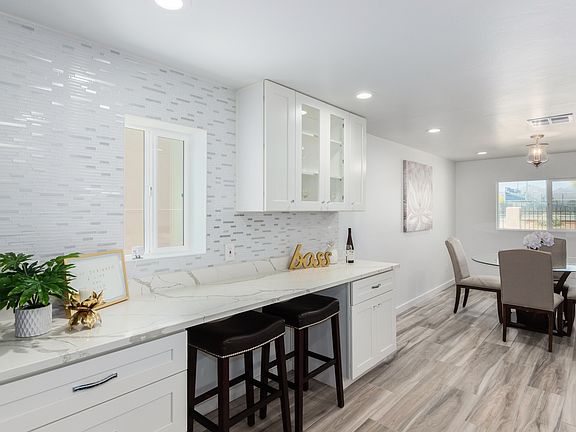 Breakfast Bar