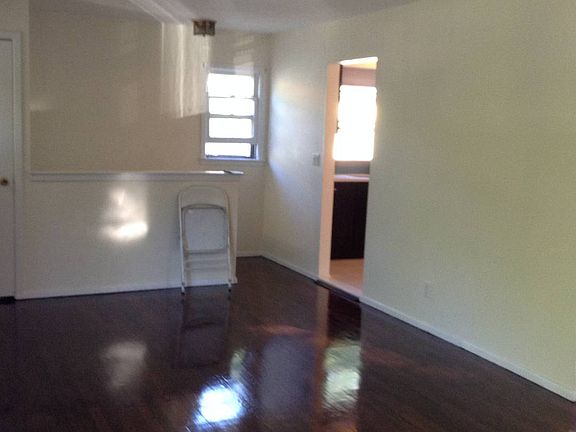 2nd image of 30 Penn Ave