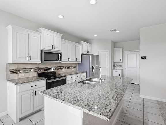 4th image of 908 Nelson Pl