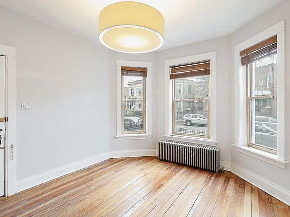 2nd image of 2514 N Francisco Ave #1