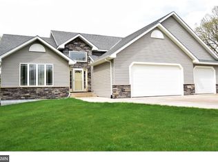 13048 Killdeer St NW, Coon Rapids, MN 55448