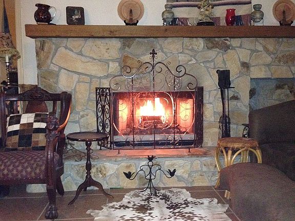 Yr-rnd w/ artificial logs!