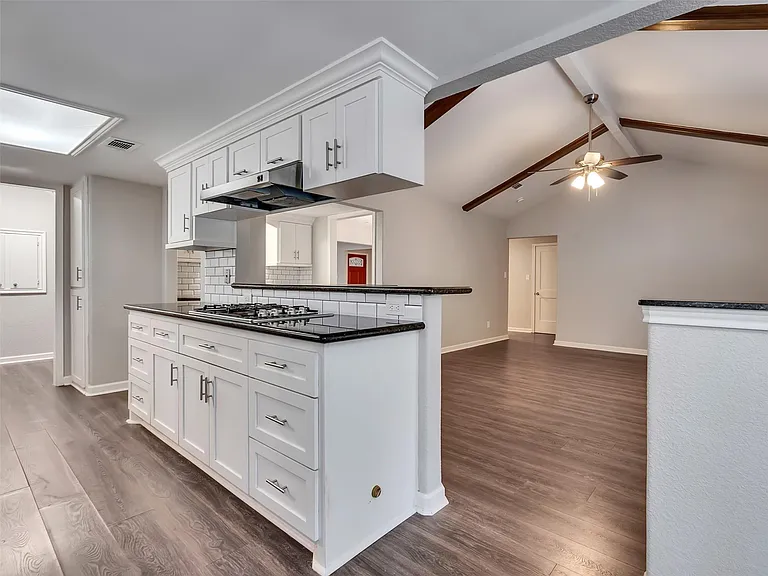 2030 Lone Rock Dr — Photo 17