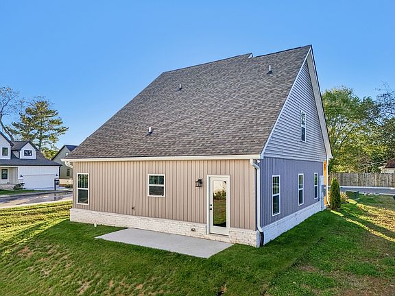 4th image of 402 Maggie Ct