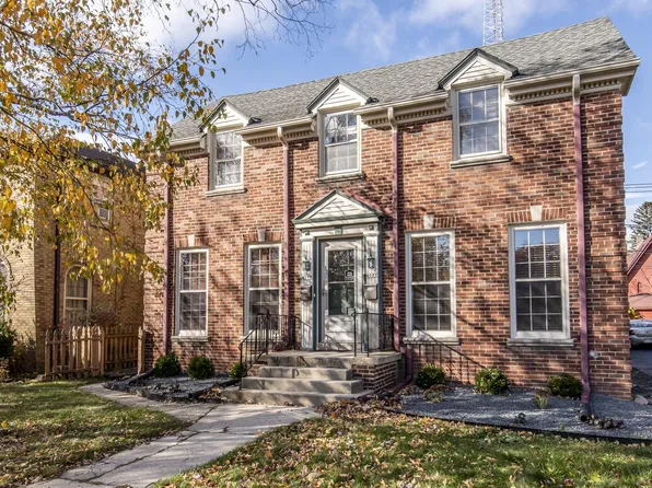 4119 N Woodburn STREET #4121, Shorewood, WI 53211