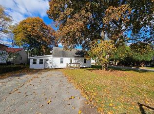 989 Cayuga St, Fulton, NY 13069