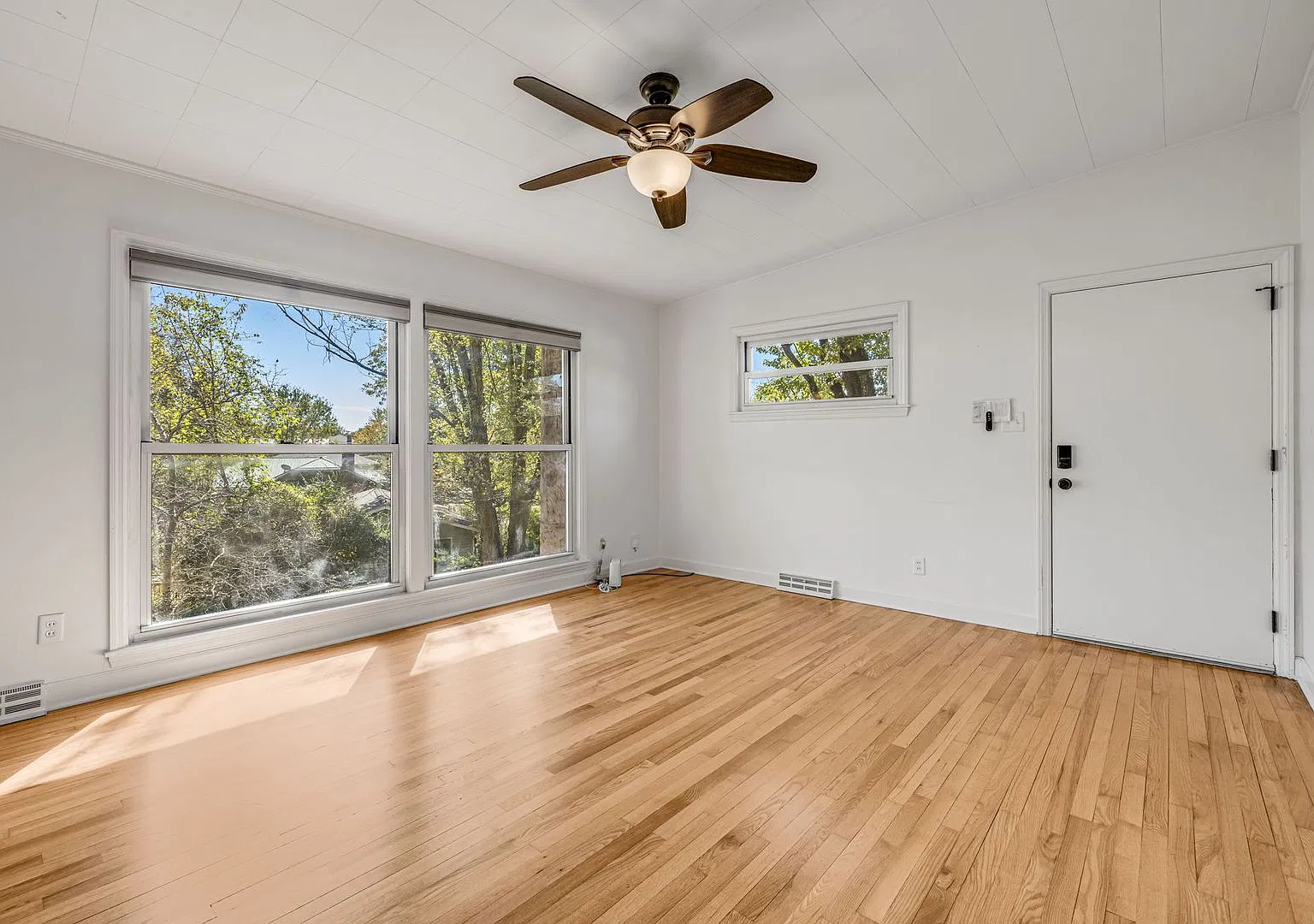 West Asheville 3-Bedroom/2-Bathroom House near Haywood Road — Photo 3