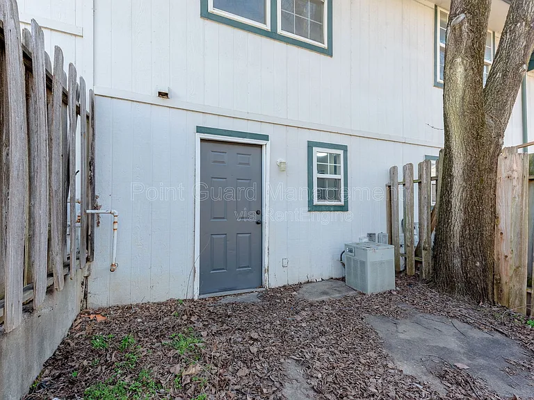 955 S Leroy St #6 — Photo 10