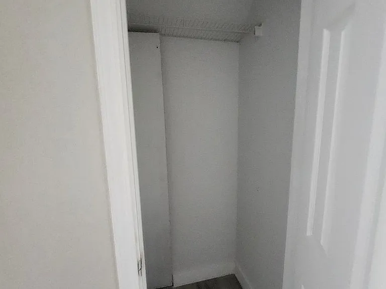 203 W Morrison St — Photo 11
