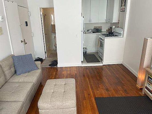 2nd image of 127 E 28th St APT 3F