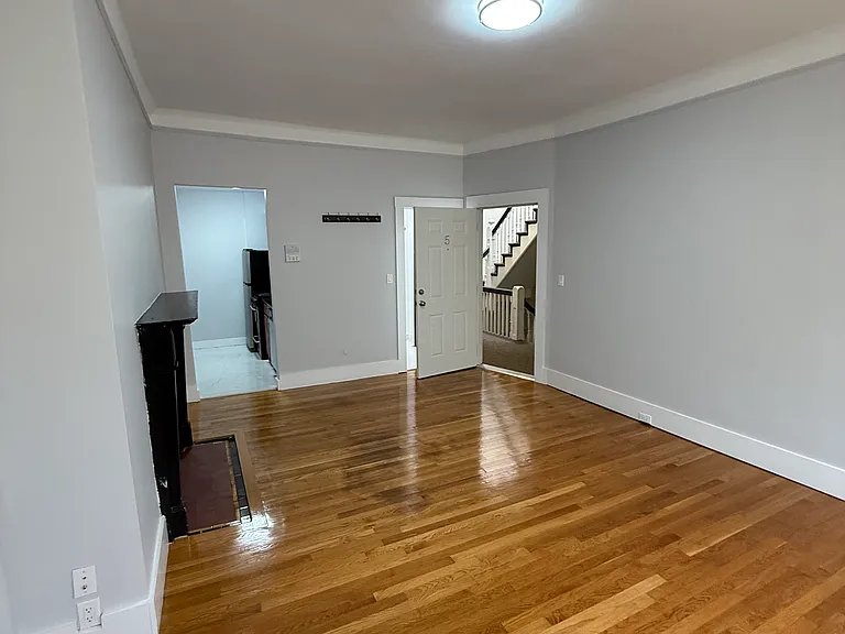 587 Beacon St #5A — Photo 2