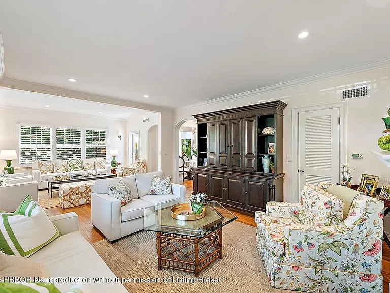 240 Seabreeze Ave — Photo 3