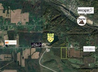 Center Rd, Lowellville, OH 44436