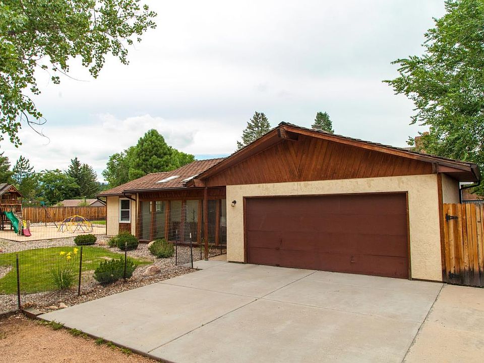 Large private lot with giant sandbox