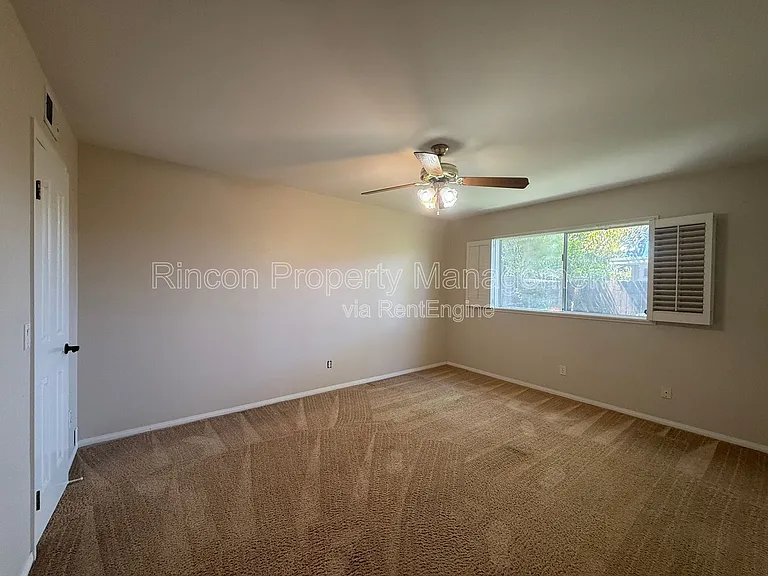 2462 Pierpont Blvd — Photo 11