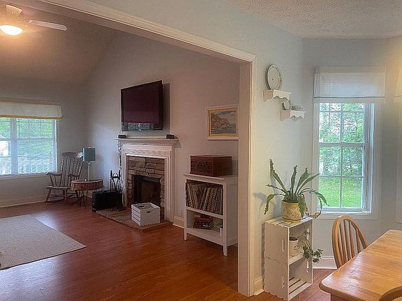 Kitchen looking at fam room