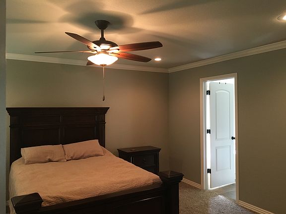 4th image of 2114 Quinlan Ave