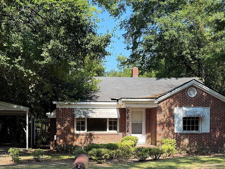 211 Edison Dr