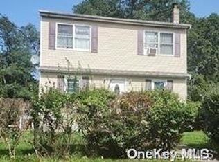 12 Leonard Pl, Amityville, NY 11701