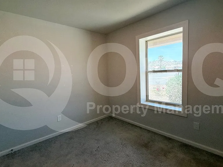 8011 S Magic Dr — Photo 10