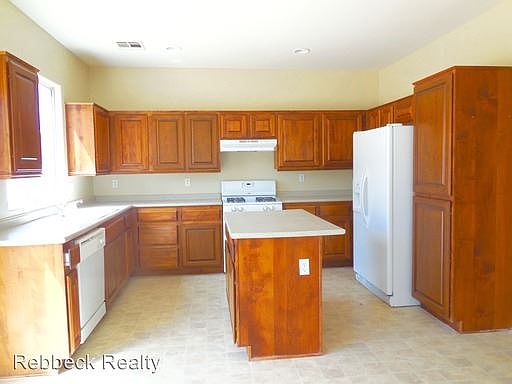 2nd image of 5505 Hidden Rainbow St