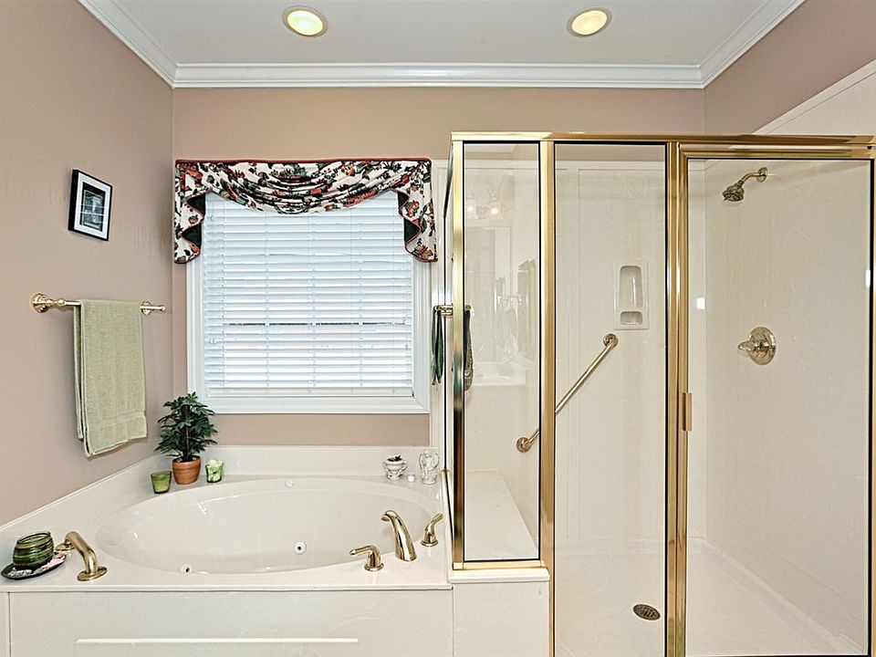 1st image of 2501 Millwood Cir SE