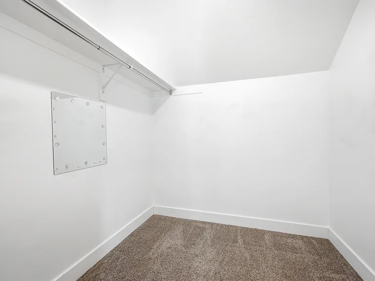 1588 N 325 W — Photo 16
