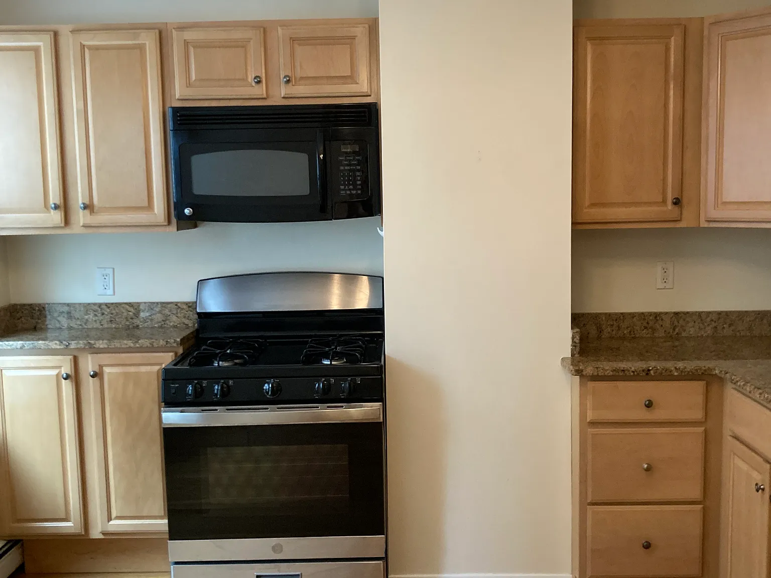 74 Russell St — Photo 4