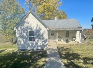 57018 Greenwood Dr, California, MO 65018