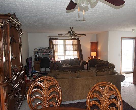 4th image of 366 Ashford Ave
