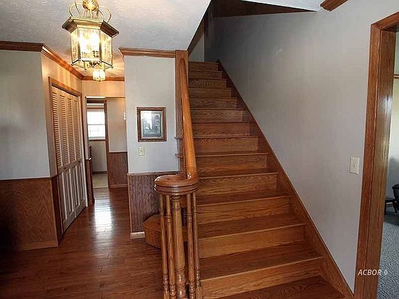 5th image of 68 Porterbrook Ln
