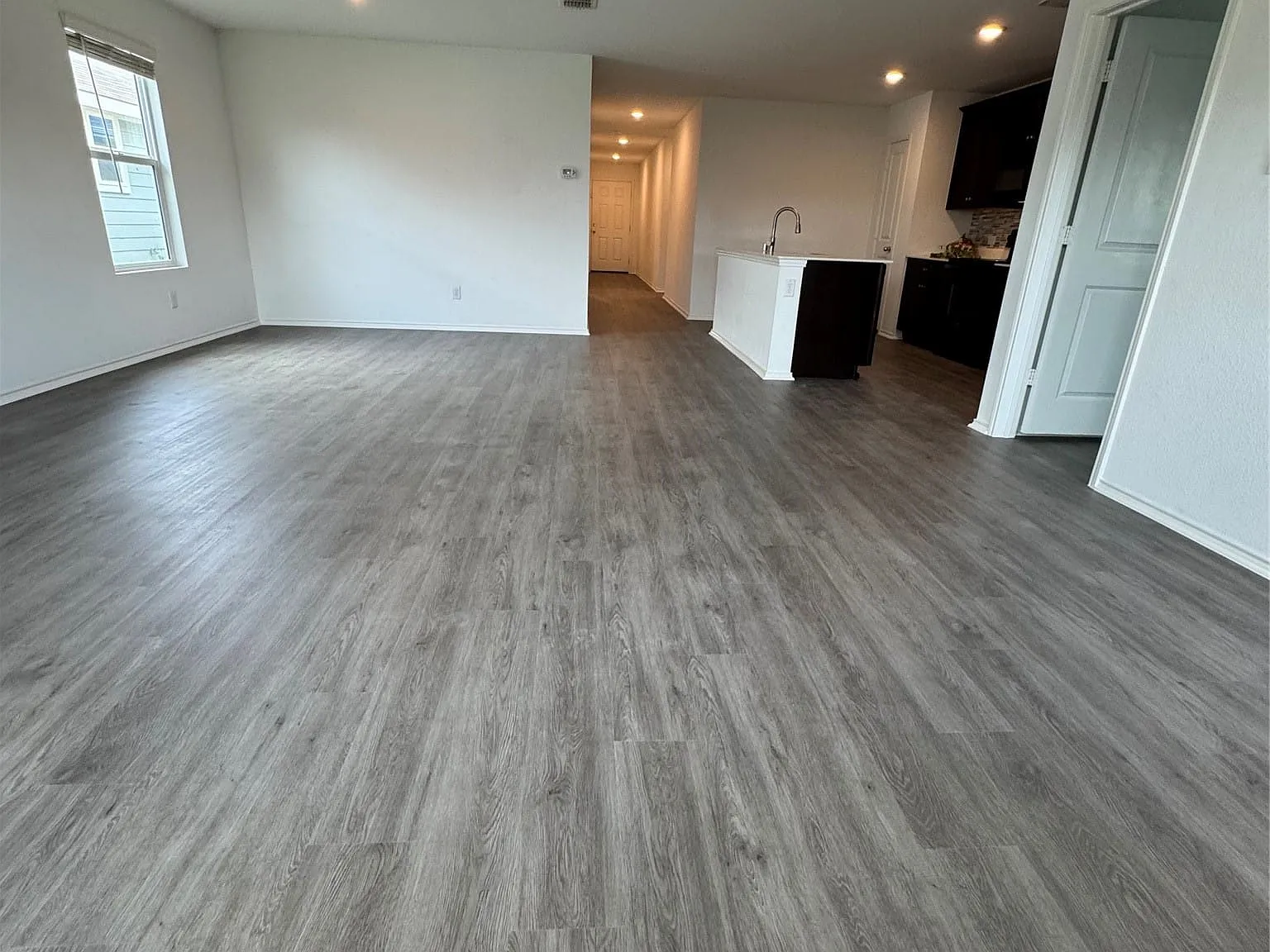 4 bed, 2.0 bath, 1675 sqft, $2,100 — Photo 3