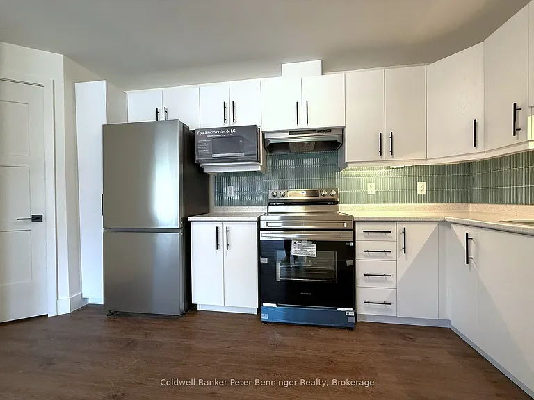 604 Queen St S #109 — Photo 7
