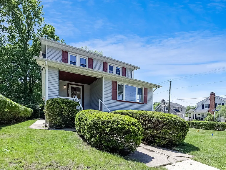 135 E Linden Ave — Photo 42