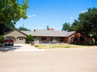 506 17th St, Seagraves, TX 79359