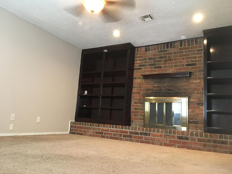 1st image of 304 Vicksburg Cir APT B
