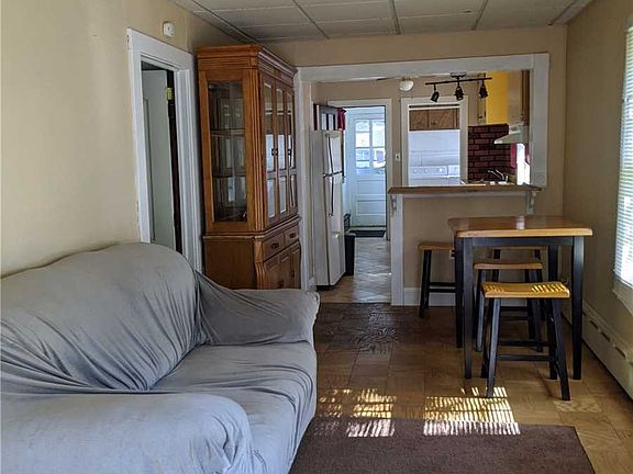 4th image of 820 Easton St