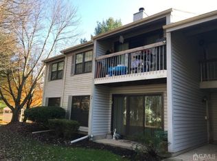 103 Crabapple Ln #306, Franklin Park, NJ 08823