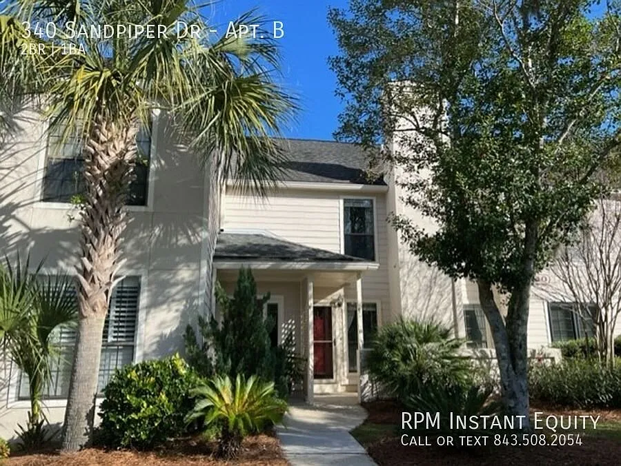 Great Location!! 2 Bedroom Condo-First Month Free!! — Photo 1