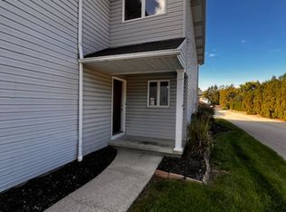 2796 Sand Run Pkwy, Akron, OH 44333