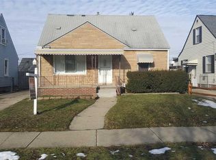 8305 Standard Ave, Center Line, MI 48015