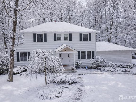 2nd image of 52 Yorktown Rd