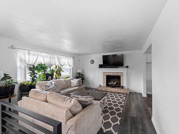 4th image of 4717 S Spicewood Cir W