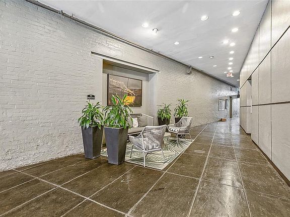 2nd image of 448 Julia St APT 206
