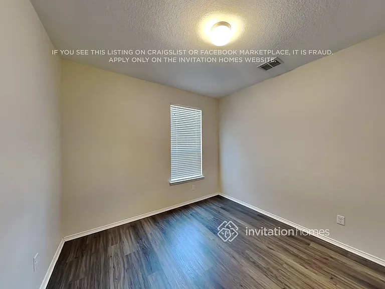 1607 Crown Daisy — Photo 11