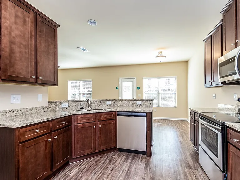 1205 Faye Ct — Photo 7