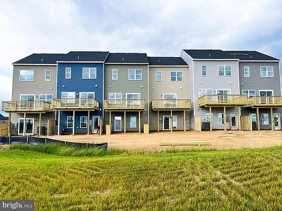 4th image of 106 Swansong Pl
