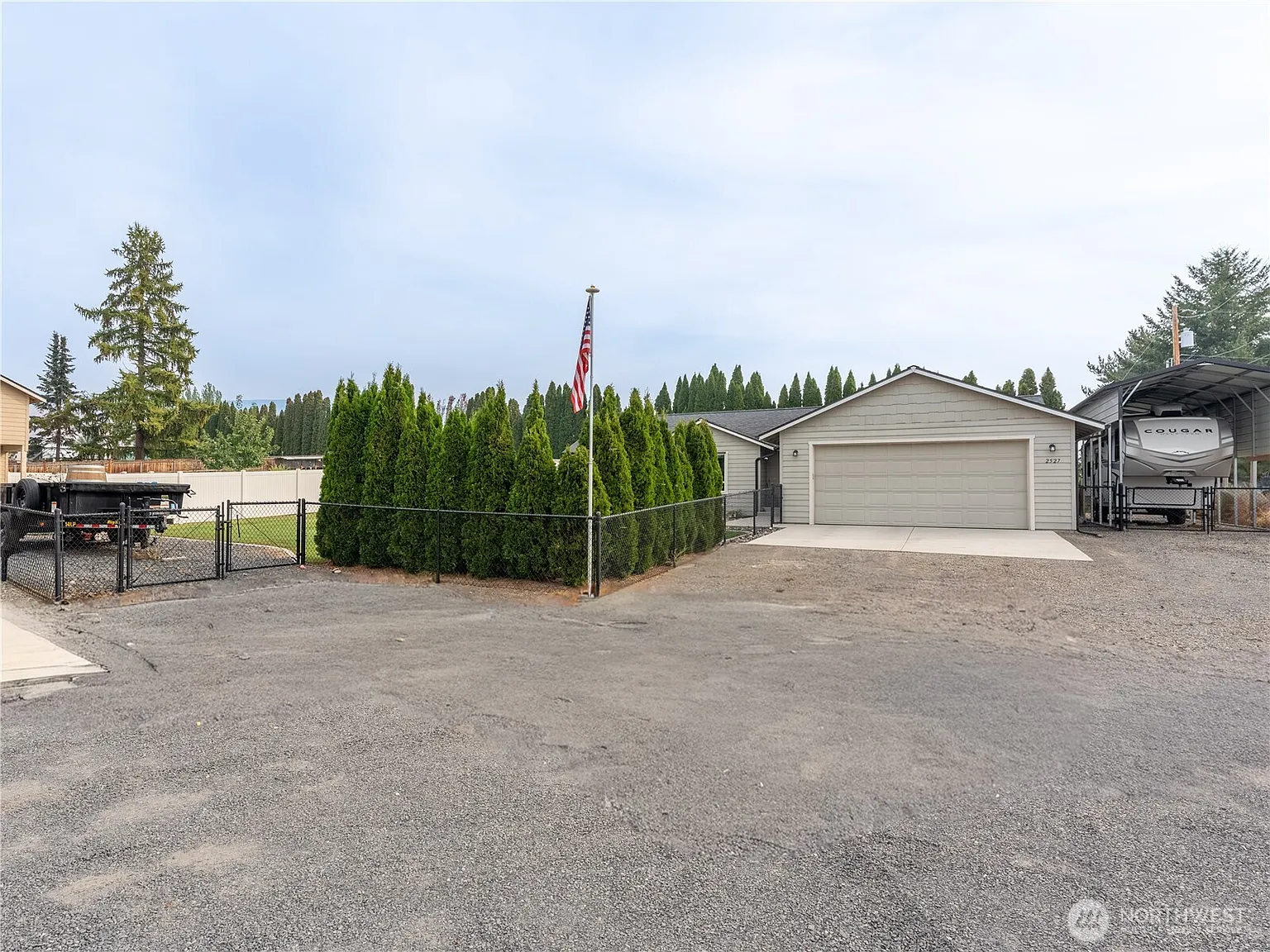 2527 Pioneer Lane photo 1