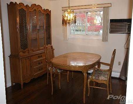 5th image of 2 Lamplight Ln