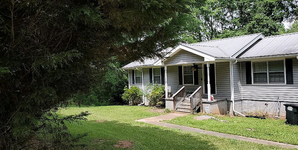 2nd image of 447 Crowell Rd